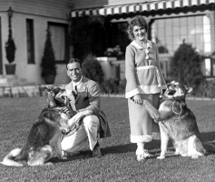 Douglas Fairbanks & Mary Pickford 1922 #2